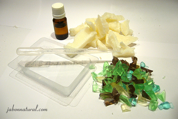 Materiales para hacer jabón con cristales de colores